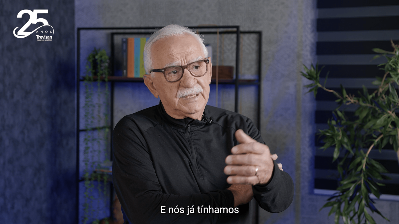Thumbnail do vídeo institucional de 25 anos da Trevisan